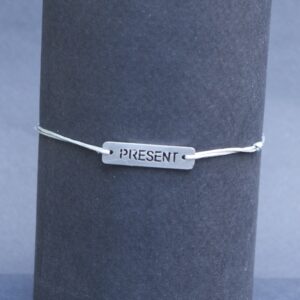 bracelet jade “present” médaillon inox