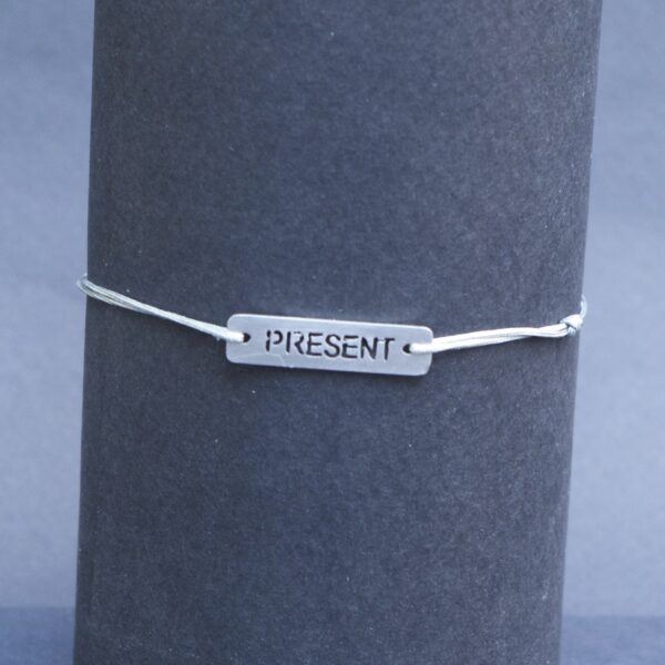 bracelet jade “present” médaillon inox
