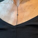 collier + : noir arent front